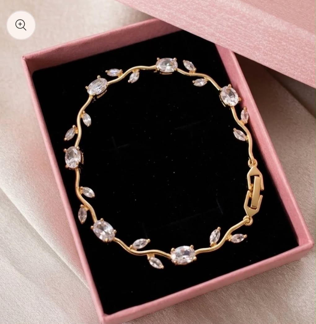 White tulip bracelate